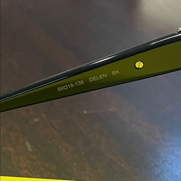 Vera Wang Black Sunglasses - Picture 3 of 4